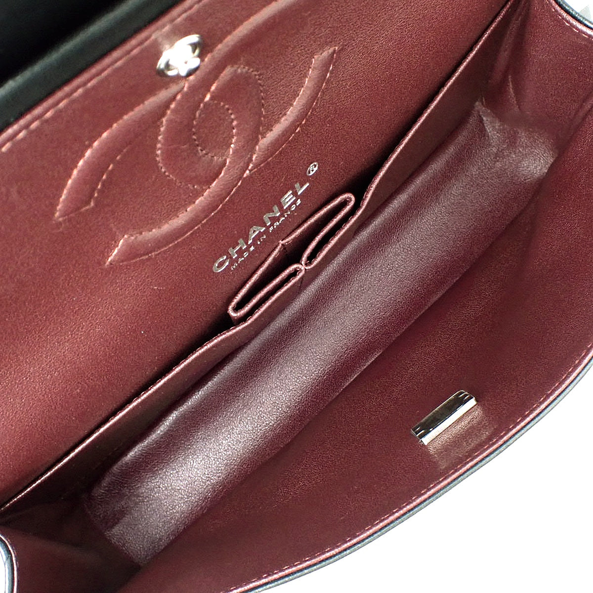 Matelasse W-Flap 25 Chain Shoulder Bag in Black Lambskin A01112