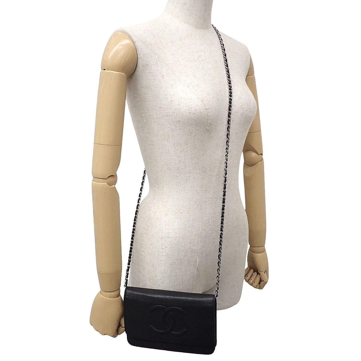 ココマーク チェーンウォレット キャビアスキン ブラック A48654