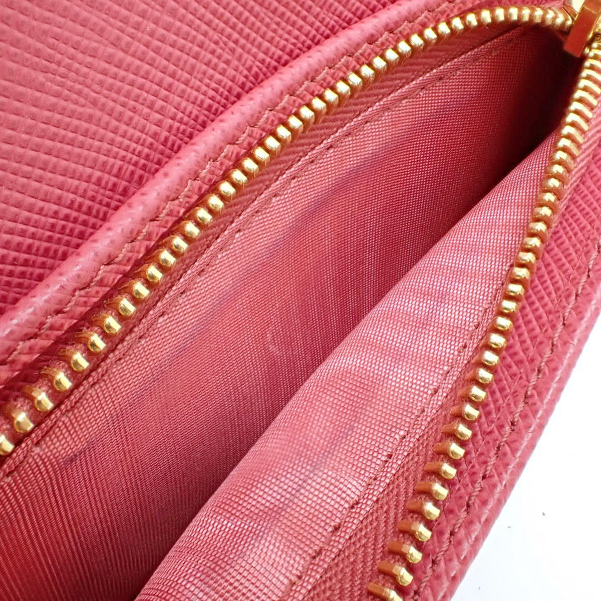 二つ折り財布 サフィアーノレザー 1MV204 ピンク