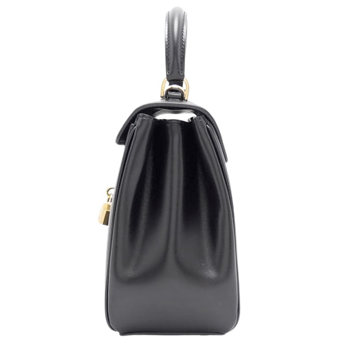 16 Sez Small Calfskin Black 188003BEY.38NO (Currently in production as of February 2024) 2-way shoulder bag, can be worn on the shoulder or crossbody.