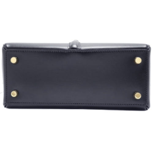 16 Sez Small Calfskin Black 188003BEY.38NO (Currently in production as of February 2024) 2-way shoulder bag, can be worn on the shoulder or crossbody.