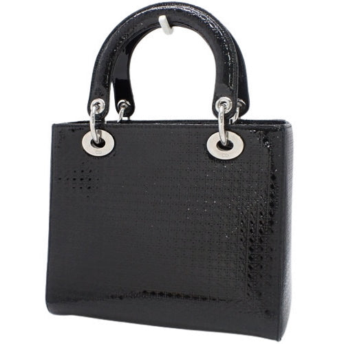 Micro-embossed Lady Dior, medium size, patent leather/enamel, black, 2-way shoulder bag (can be carried on the shoulder or crossbody).