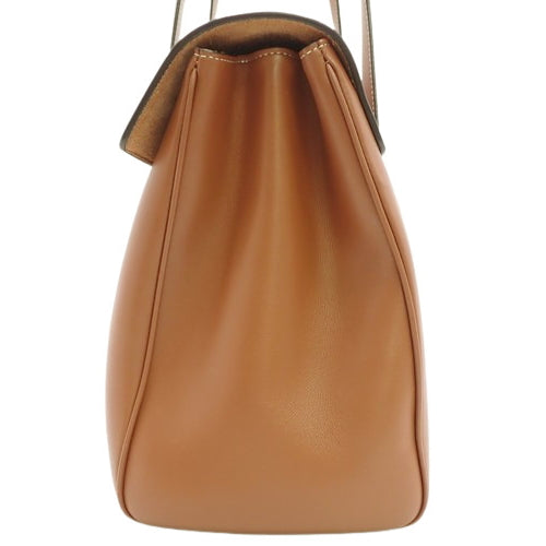 Medium Soft 16 Sèze bag, smooth calfskin, tan, 195543CR4.04LU (currently available as of July 2024), shoulder bag/tote bag.