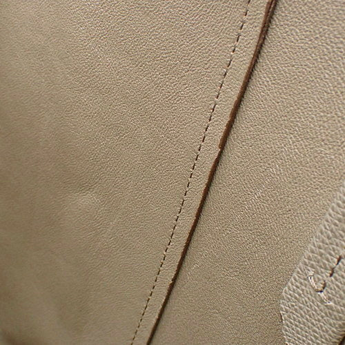 Cabas Phantom Small Leather Tote Bag in Taupe (Old Logo)