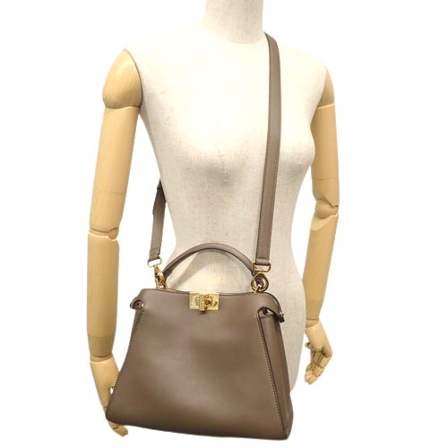 ピーカブー エッセンシャリー カーフ ブラウン 8BN302 2WAY ショルダー 肩掛け 斜め掛け