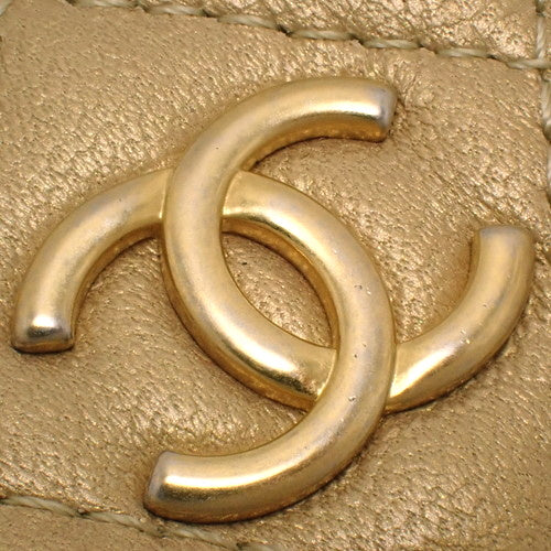 Matelasse Coco Mark 标志性印花小羊皮三折迷你钱包 AP0544