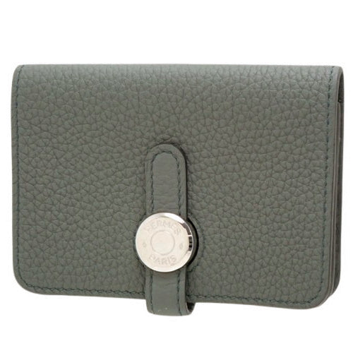 Dogon card case, Togo leather, palladium hardware, Vert Amande color, silver hardware, D-stamp.