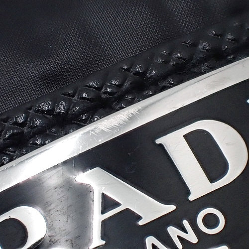 2021 款轻便羽绒服,48 码,带连帽和徽标牌