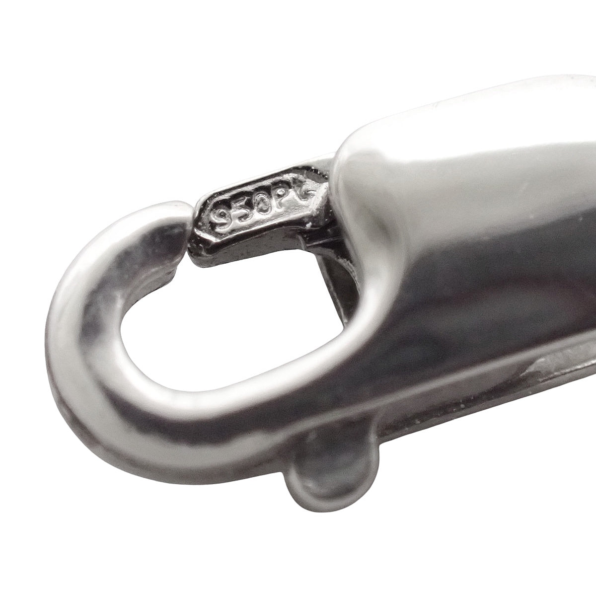 Loop pendant with extra-large diamond in platinum (Pt950), teardrop shape
