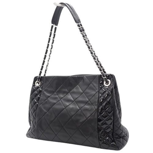 Matelasse Coco Mark Chain Handbag in Lambskin, Patent Leather/Patent Leather