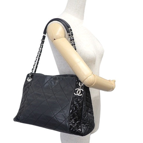 Matelasse Coco Mark Chain Handbag in Lambskin, Patent Leather/Patent Leather