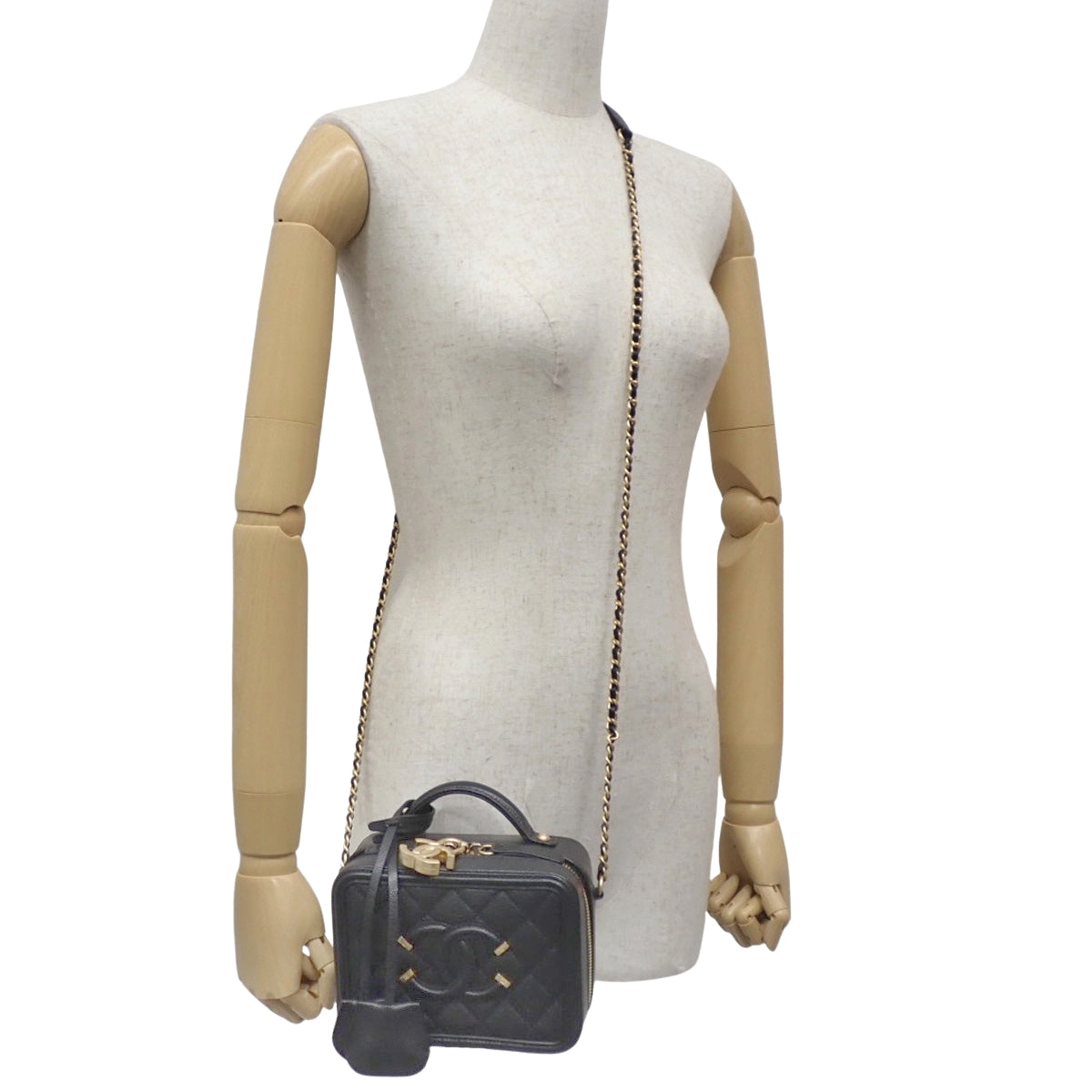 Matelasse CC Filigree Vanity Bag in Caviar Leather, Black and Bordeaux A93343