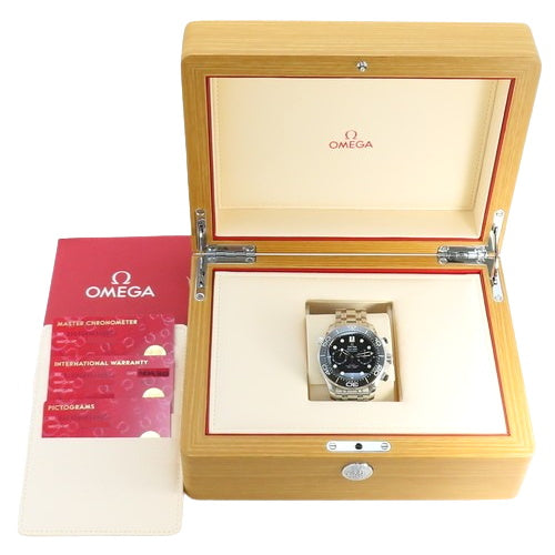 210.30.44.51.01.001 海马系列300米潜水表 不锈钢 自动上链 黑色