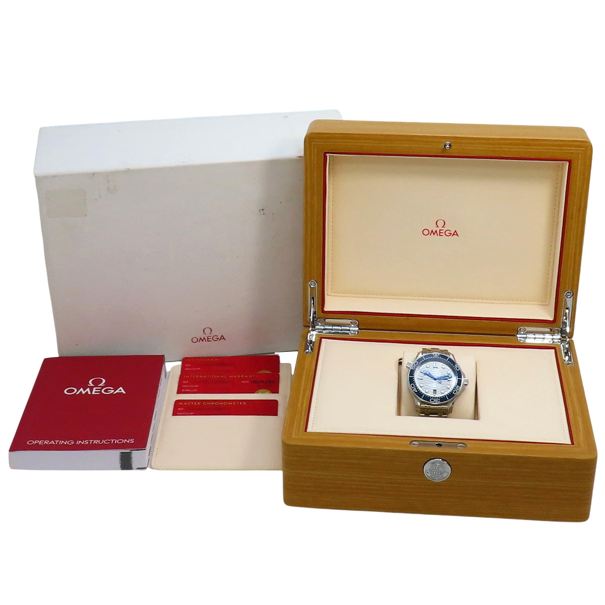 210.30.42.20.06.001 海马系列300米潜水表 不锈钢 自动上链 灰色