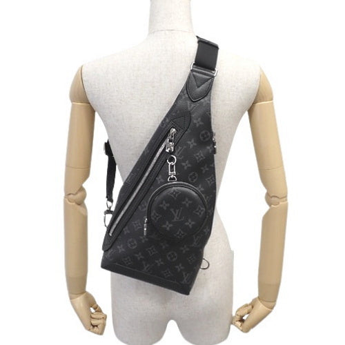 Taiga Rama Duo Sling 单肩斜挎包,采用 Monogram Eclipse Taiga 皮革制成(M30936)