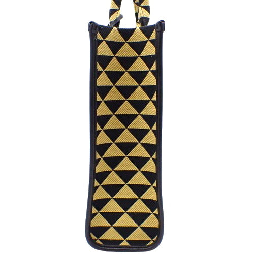シンボル エンブロイダリー ラージハンドバッグ トライアングルロゴ ファブリック サフィアーノレザー TRIANGOLO JACQUARD NERO+CORDA 1BA356_2FKL_F0Y30_V_OOM