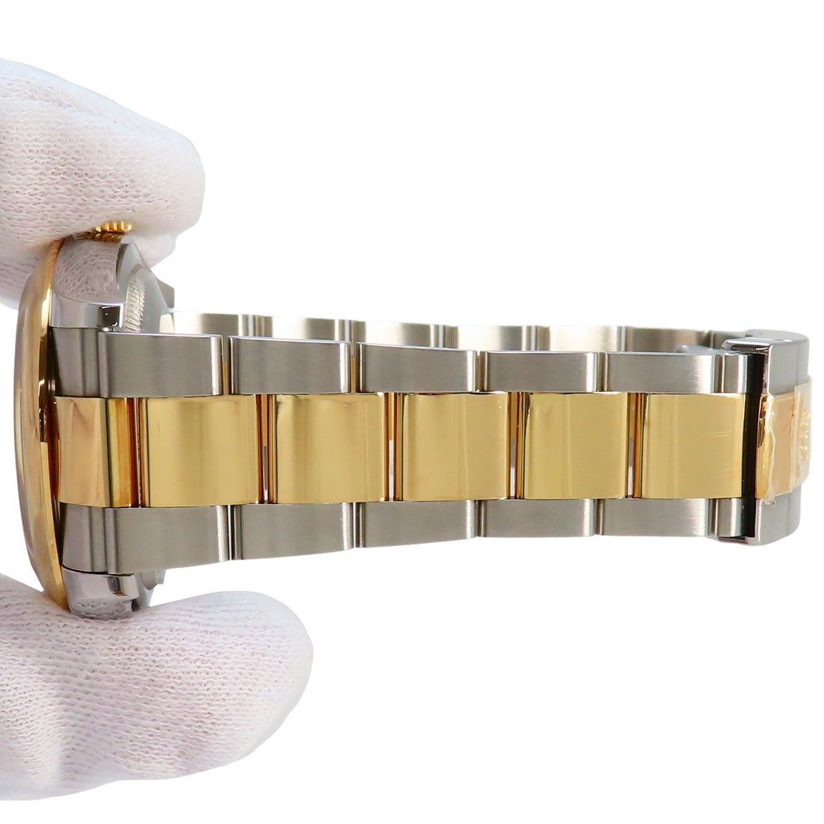 126203 Datejust 36 YG/SS, random serial number, automatic winding, silver dial with VI and IX diamond hour markers.