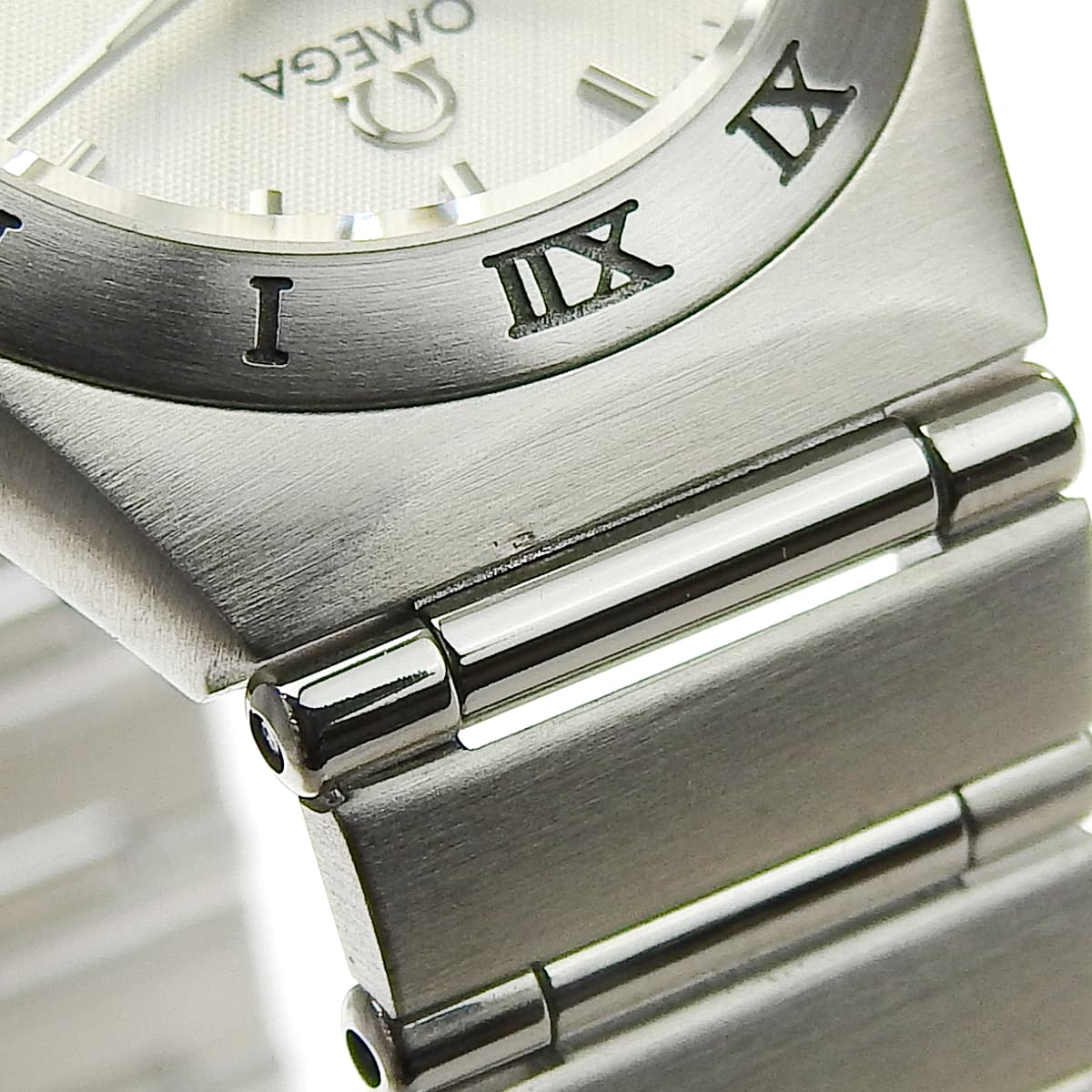 1562.30.00 星座系列 迷你款 SS 石英表 白色