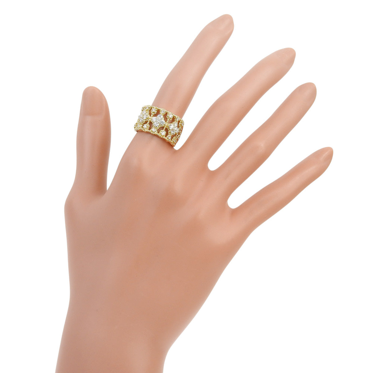 Diamond ring, 0.88 carats, 18K yellow gold.