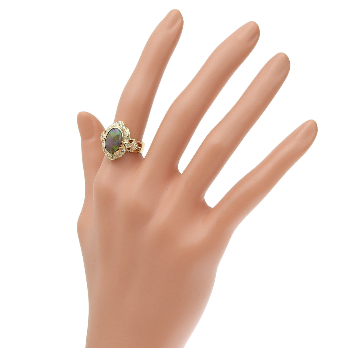 Opal and Diamond Ring, Opal/Diamond, 0.29 carats, 18K Yellow Gold.