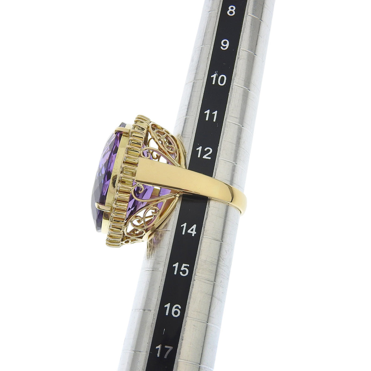 Amethyst and Diamond Ring: Amethyst/Diamond AM27.85/D0.80 K18 Yellow Gold YG