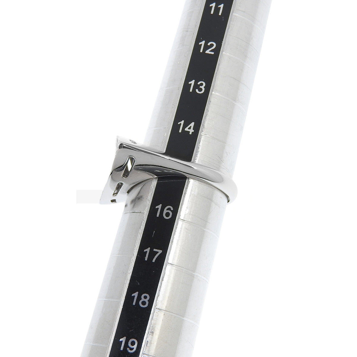 Diamond Leaf Ring, 0.85 carats, 18K White Gold