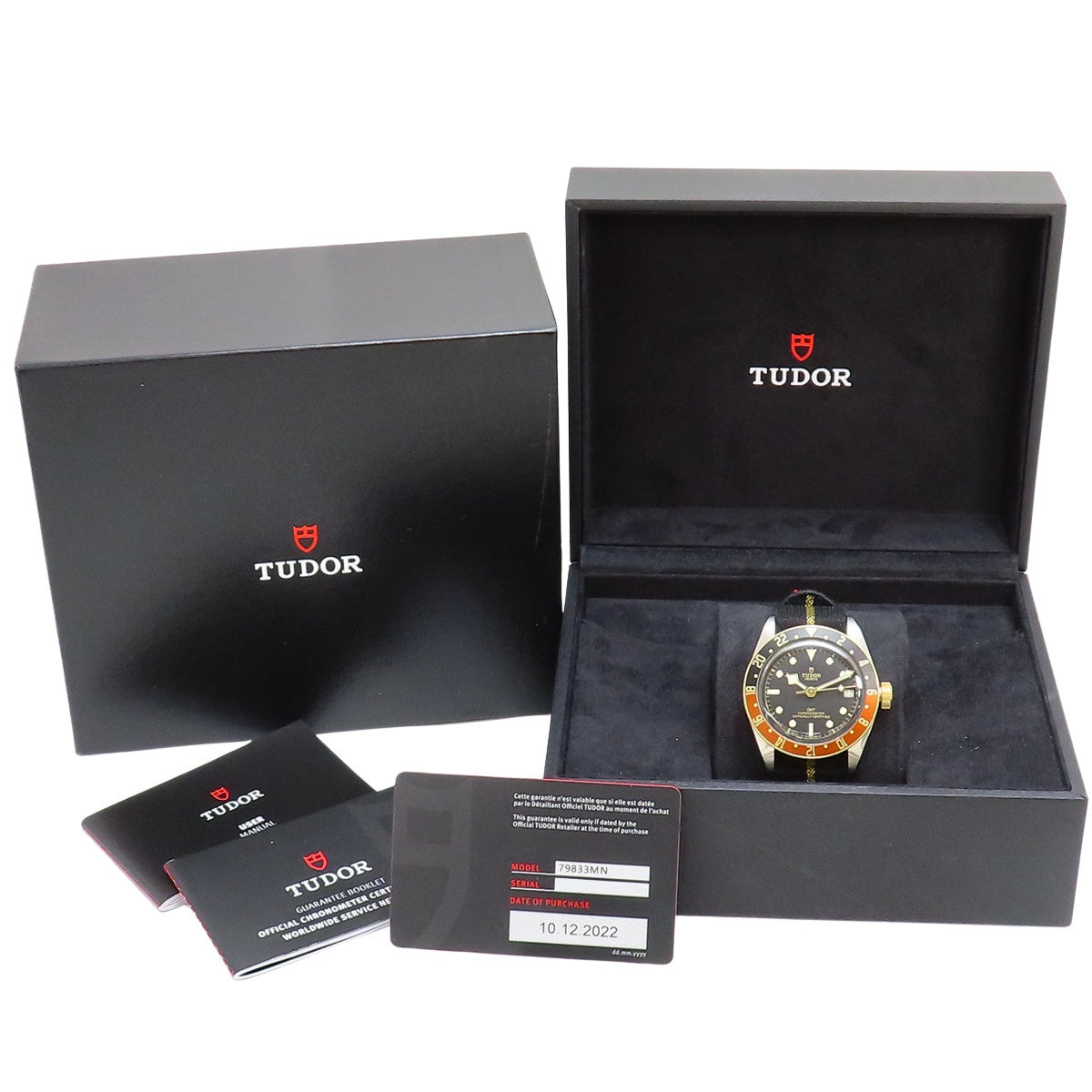 79833MN-0004 Heritage Black Bay GMT S&G YG/SS/织物表带 自动上链 黑色