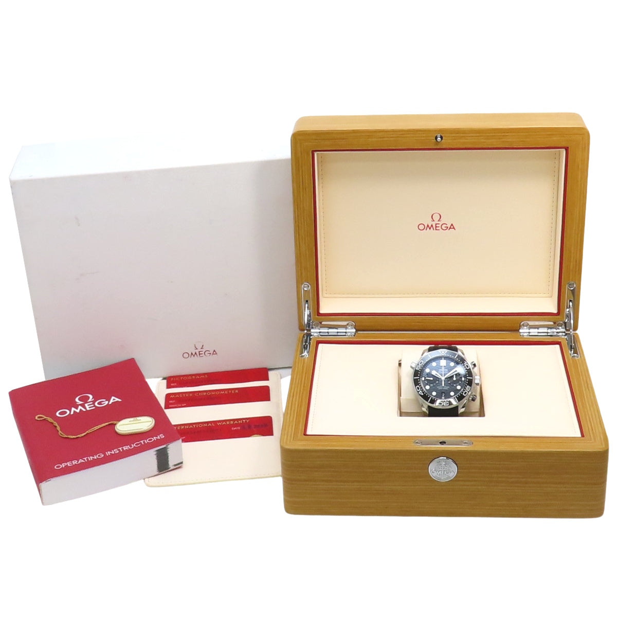 210.32.44.51.01.001 海马系列300米潜水表 同轴擒纵系统 精钢/橡胶 自动上链 黑色