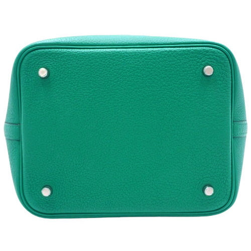 Picotin Lock 中号,Taurillon Clemence 皮革,钯金配件,翠绿色,U 形印章