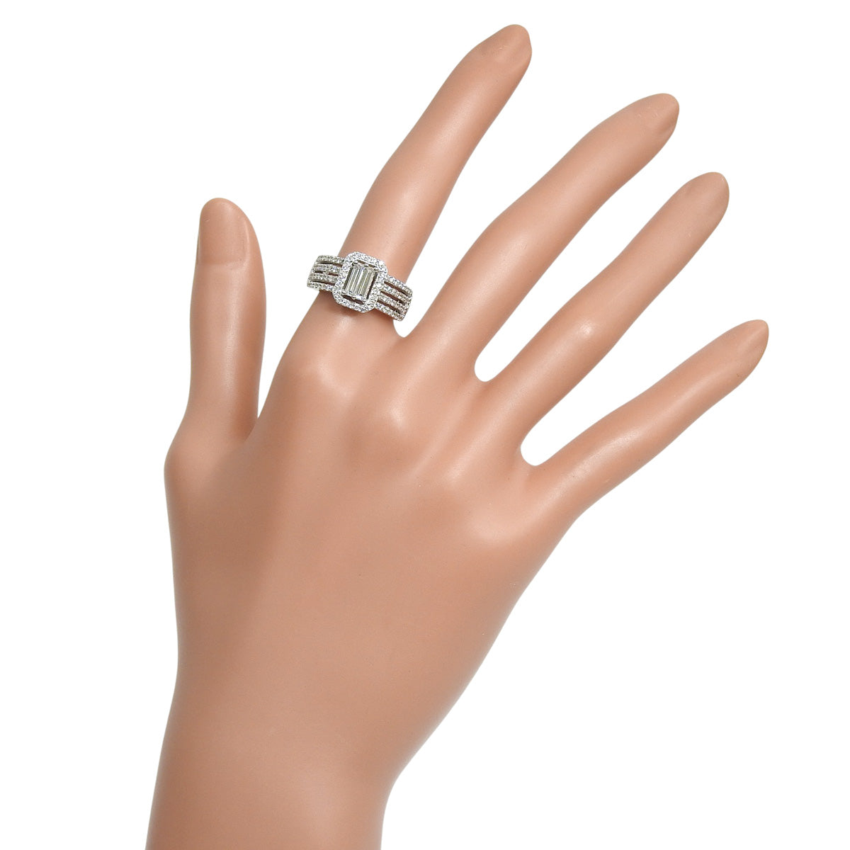 Diamond Square Cut Ring, 1.04 carats, 18K White Gold