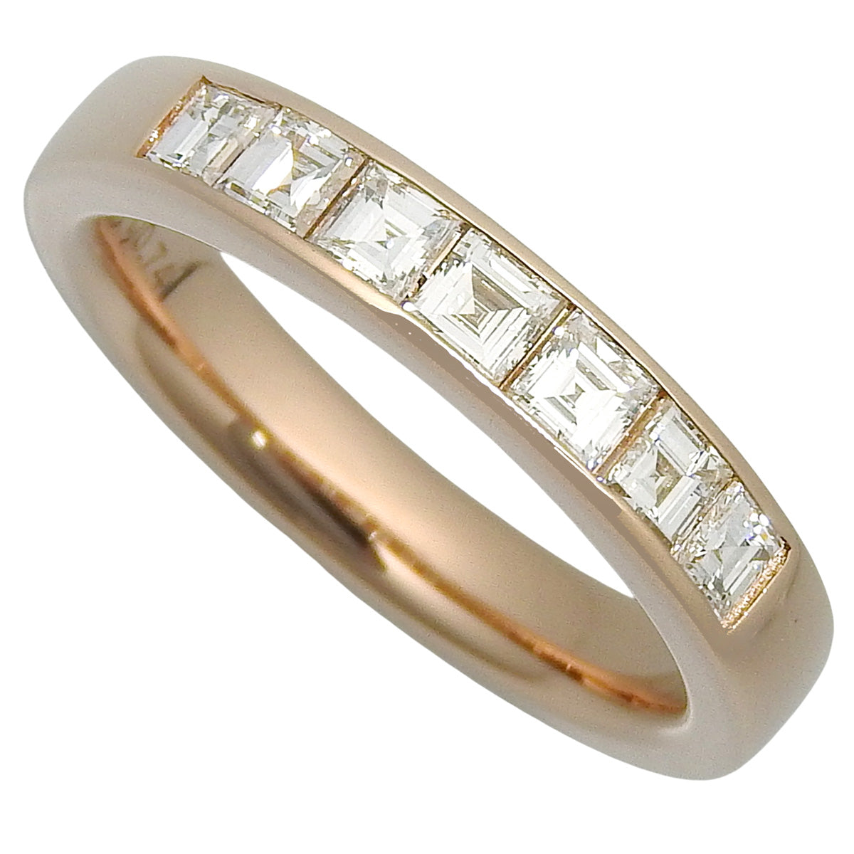Diamond ring, 0.74 carats, 18k pink gold.