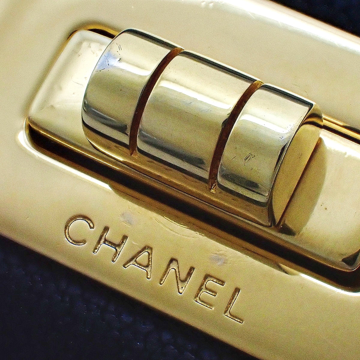 2.55/Chevron V 形缝线小羊皮长款翻盖钱包