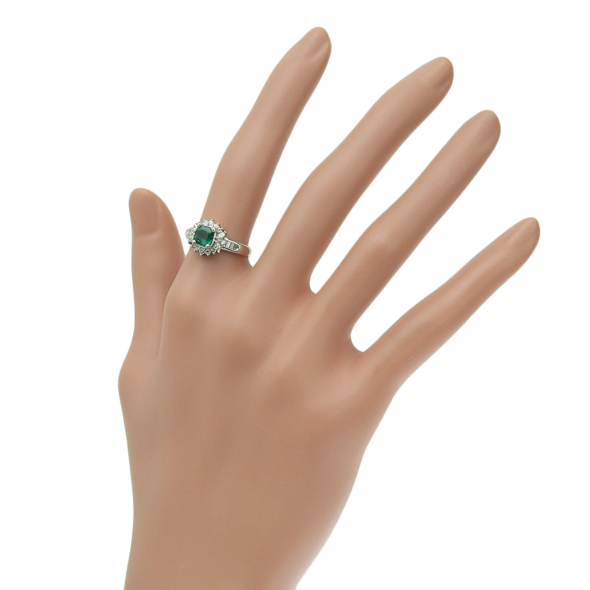 Emerald and Diamond Ring: Emerald 0.64ct, Diamonds 0.43ct, Platinum (Pt900)
