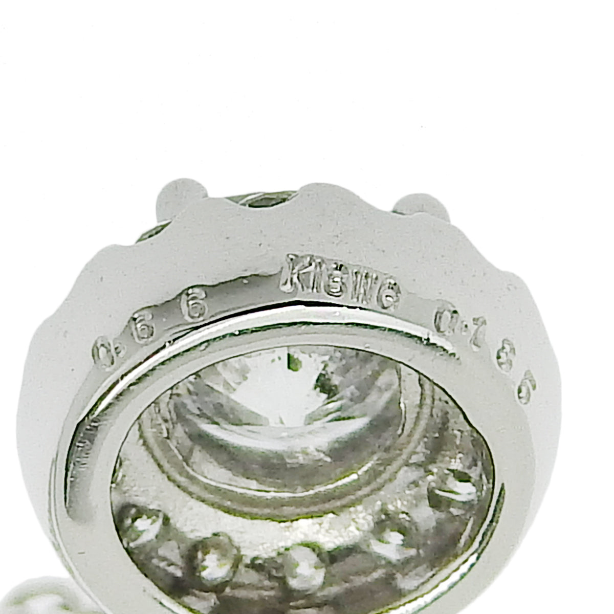Diamond necklace, 0.66 carats, 0.185 grams, 18K white gold.