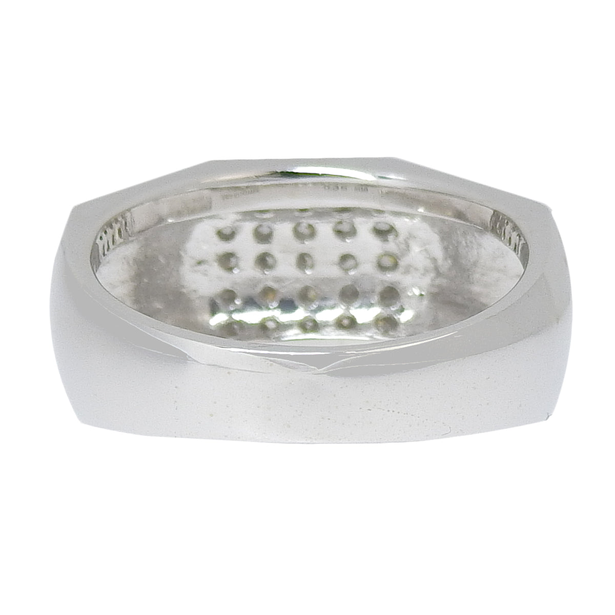 Diamond ring, 0.35-carat diamond, 18K white gold.