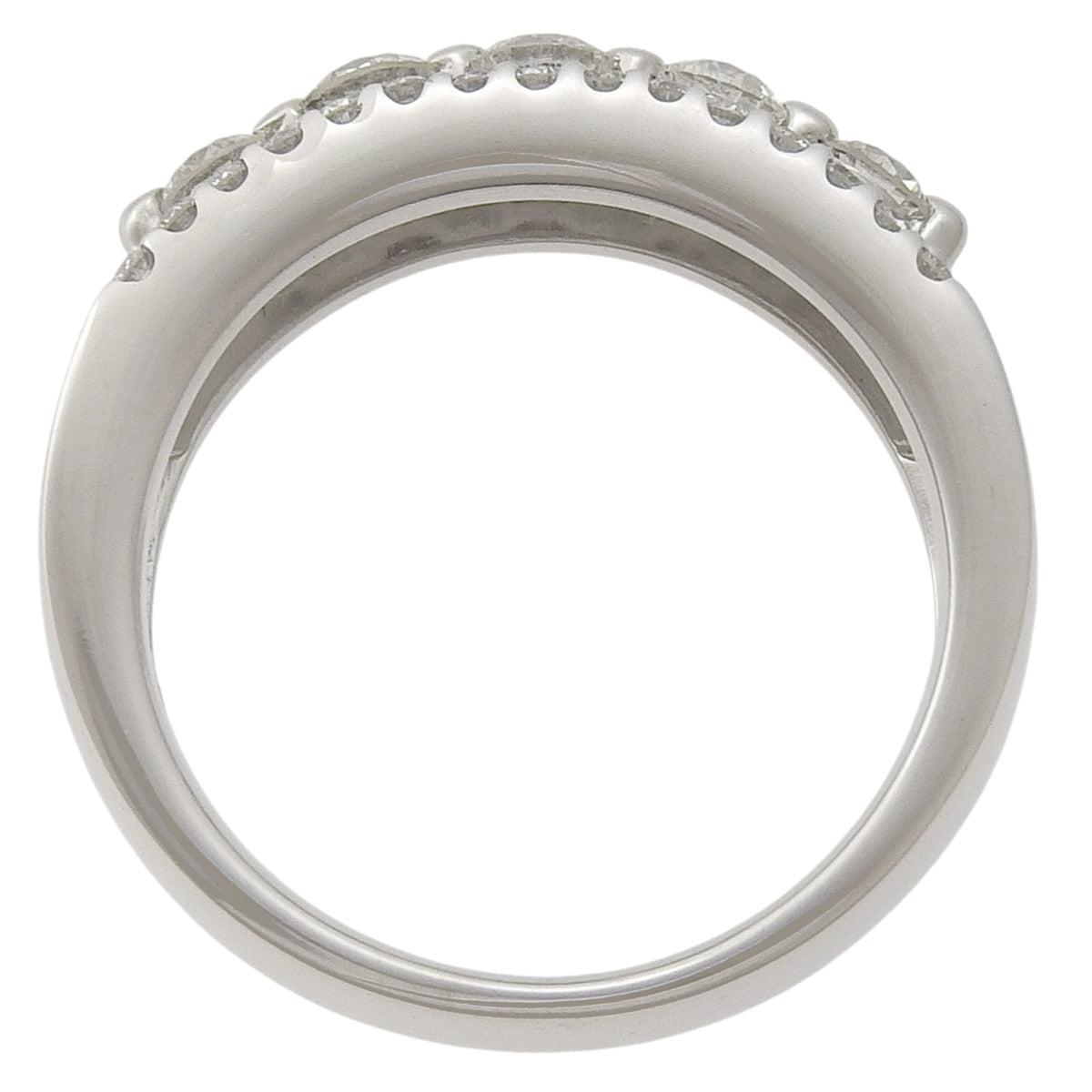 Diamond ring, 0.52 carats, 0.30 carats, 18K white gold.