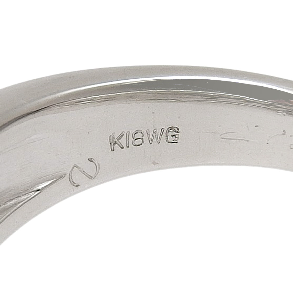 Diamond ring, 0.52 carats, 0.30 carats, 18K white gold.