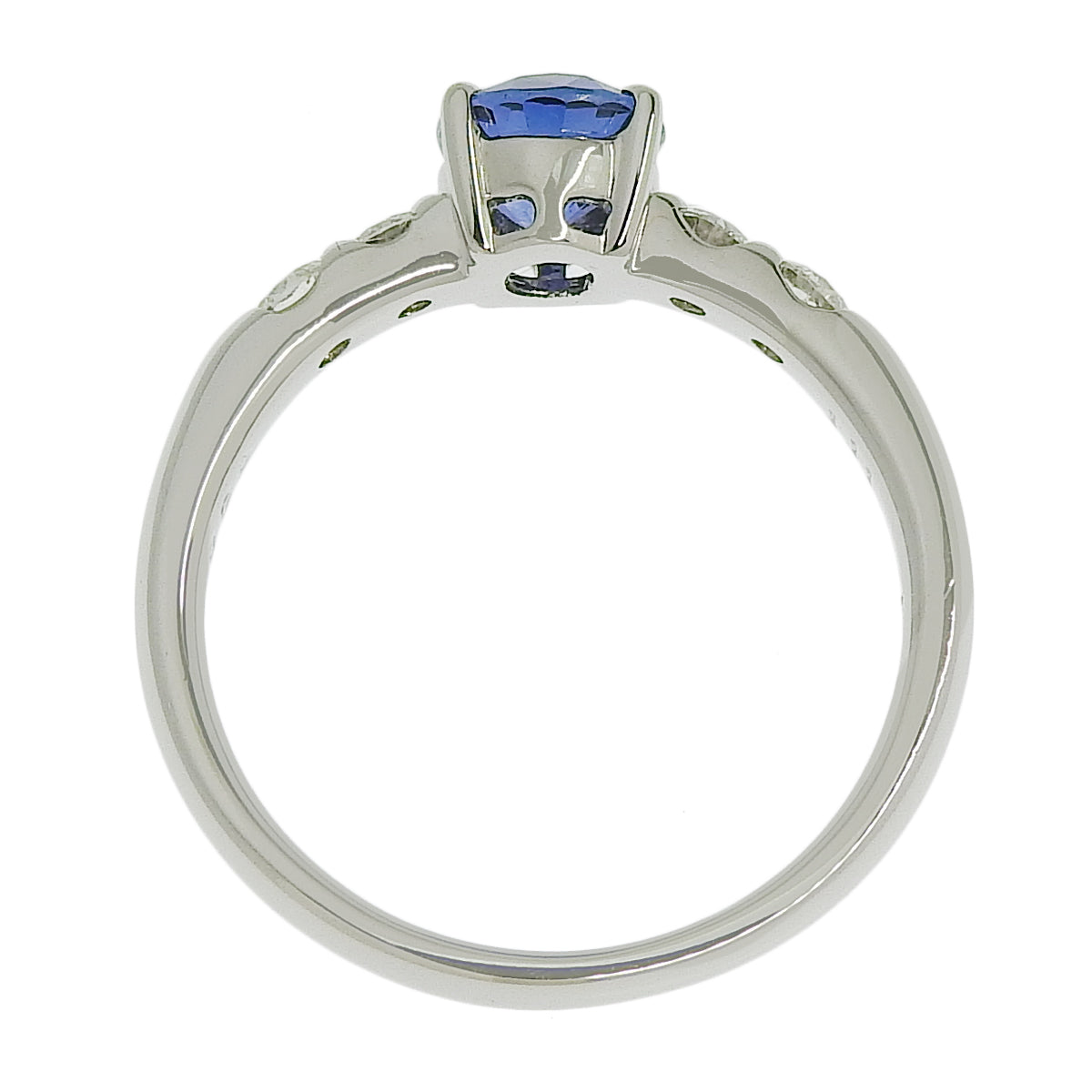 Sapphire and Diamond Ring: 1.11 carats sapphire, 0.30 carats diamonds, Platinum (Pt900)