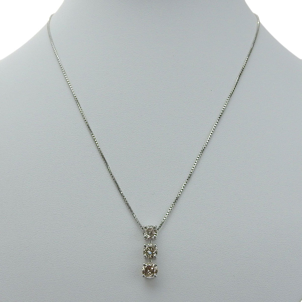 Three-diamond necklace, D0.713, 0.814, 1.005 carats, Pt850 platinum, Pt900 platinum, 3PD
