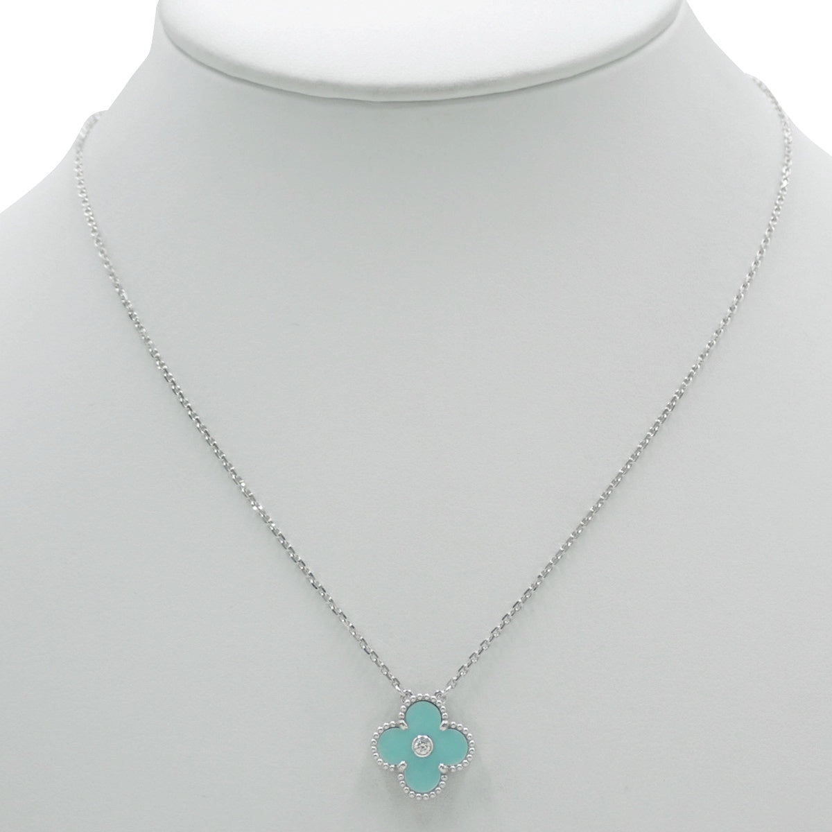 Vintage Alhambra吊坠,塞夫尔瓷/钻石,18K白金,2022年假日款