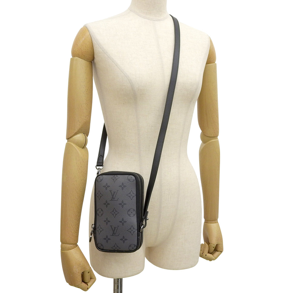 Monogram Eclipse 反向双层手机袋,灰色和黑色,M69534