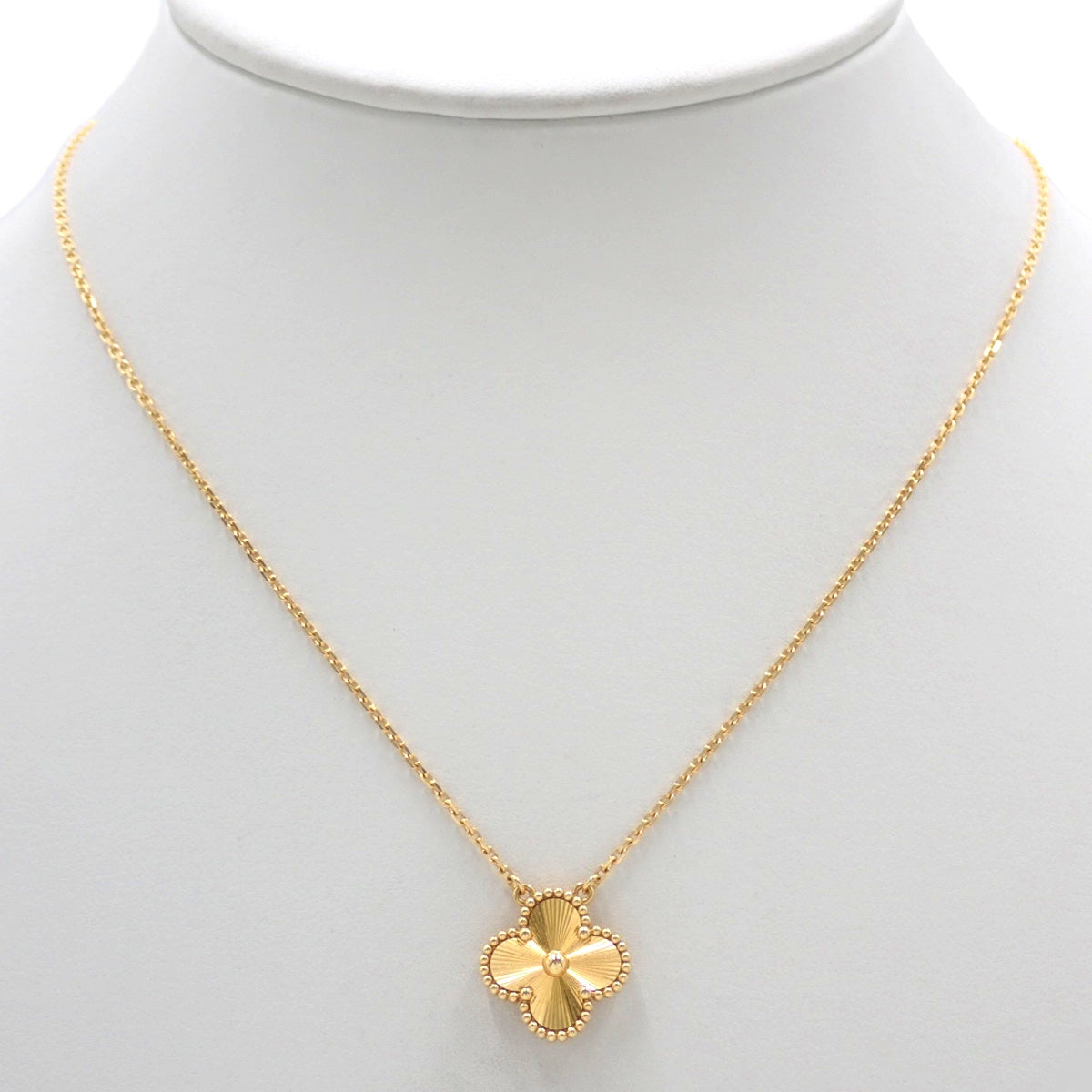 Vintage Alhambra Pendant in 18K Yellow Gold