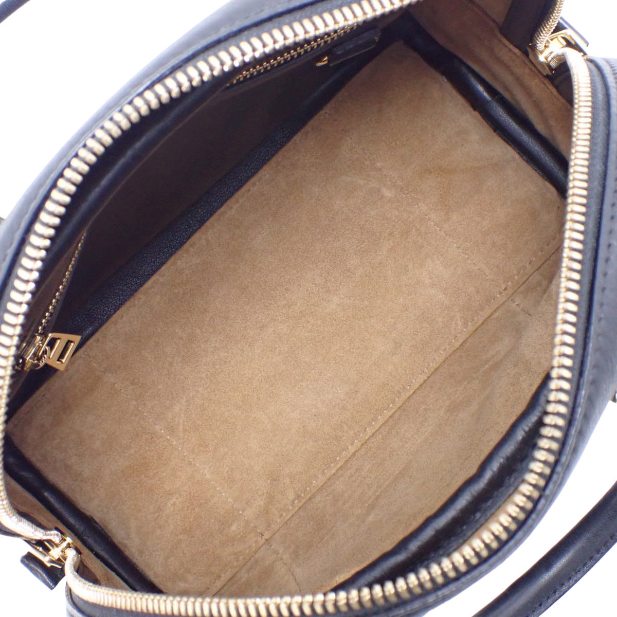 Amazona 23 handbag, calfskin, black.