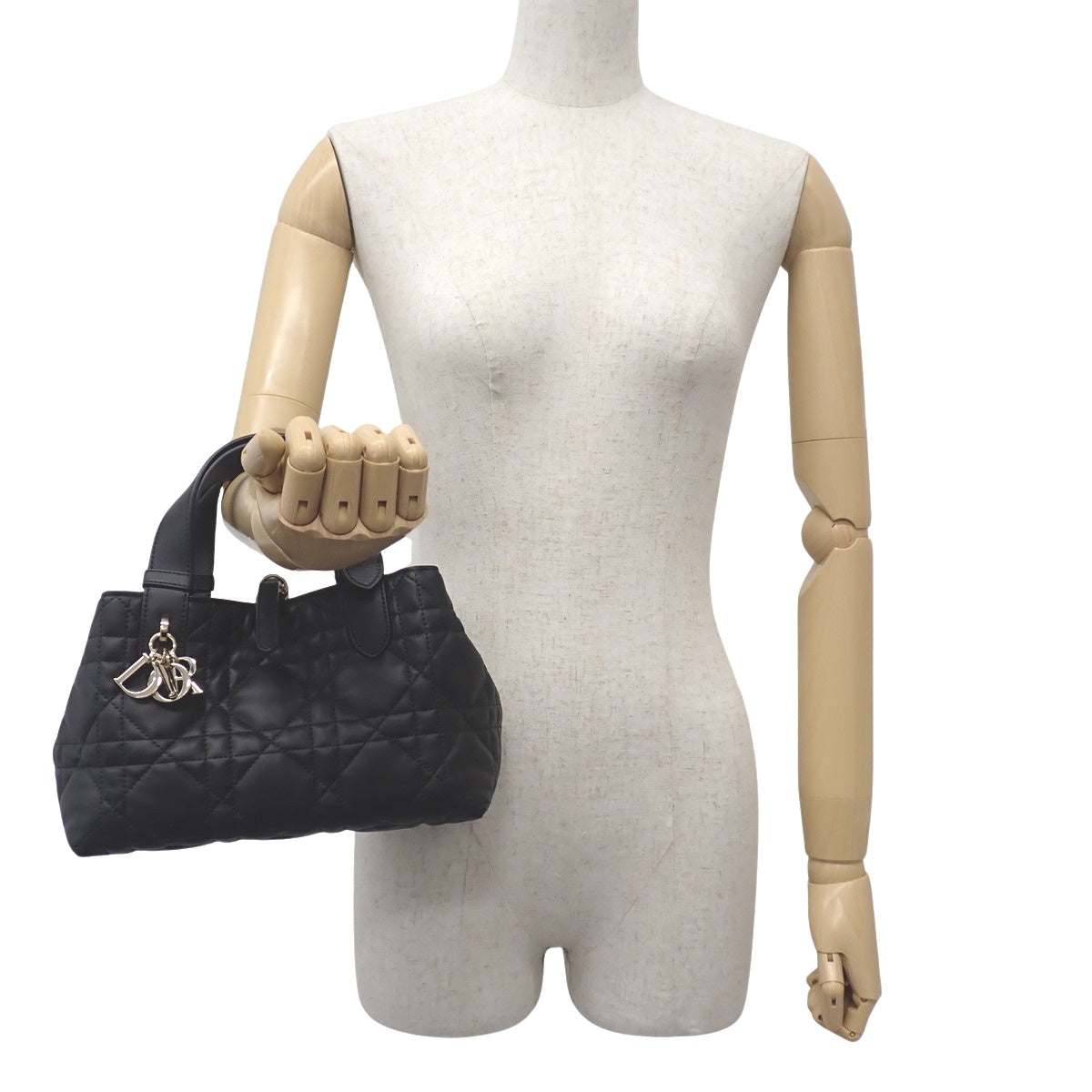 Macrocannage Toujours Small Bag in Calfskin, Black, M2822OSHJ