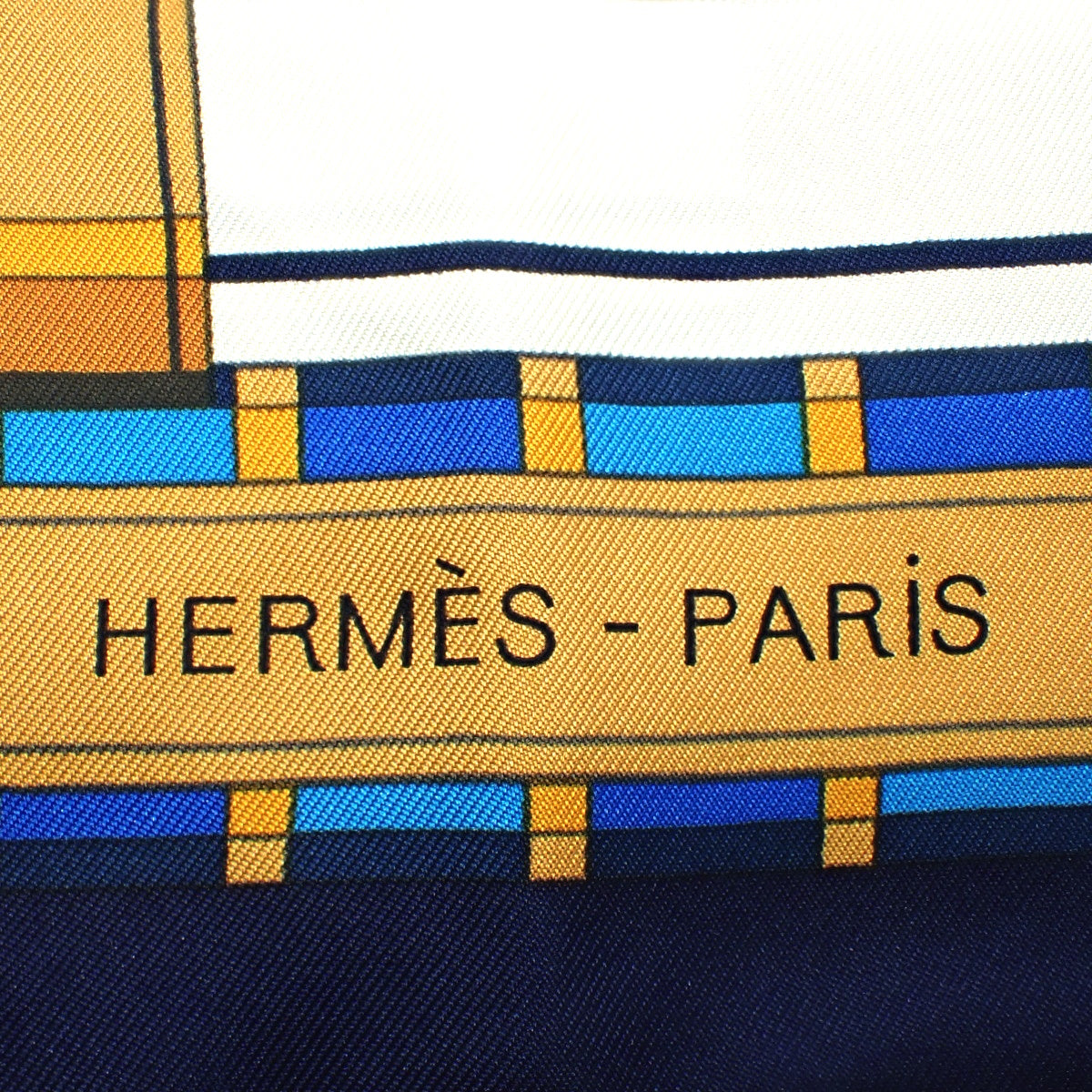 Voltes et Pirouettes, Carré 90, Silk