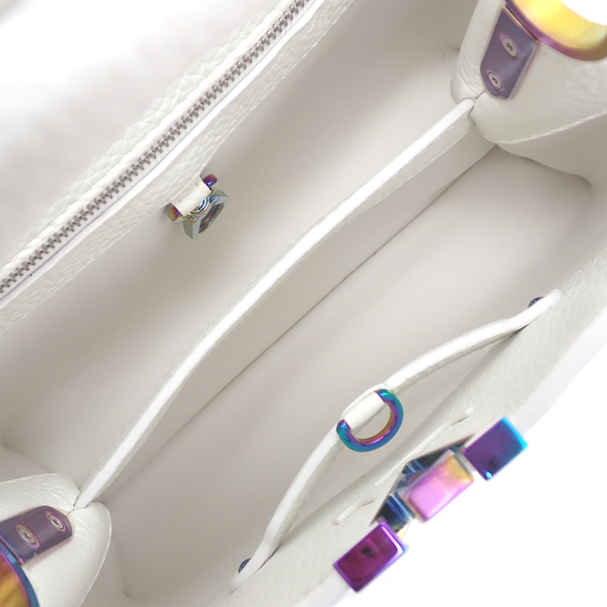 Capucine BB Snow, Triomphe Leather, White, M22054