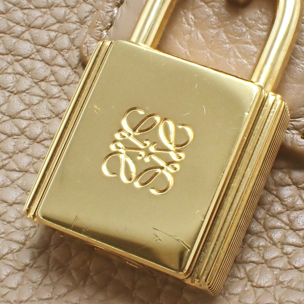 Amazona 19 小牛皮方形包,米色(A039N10X10)