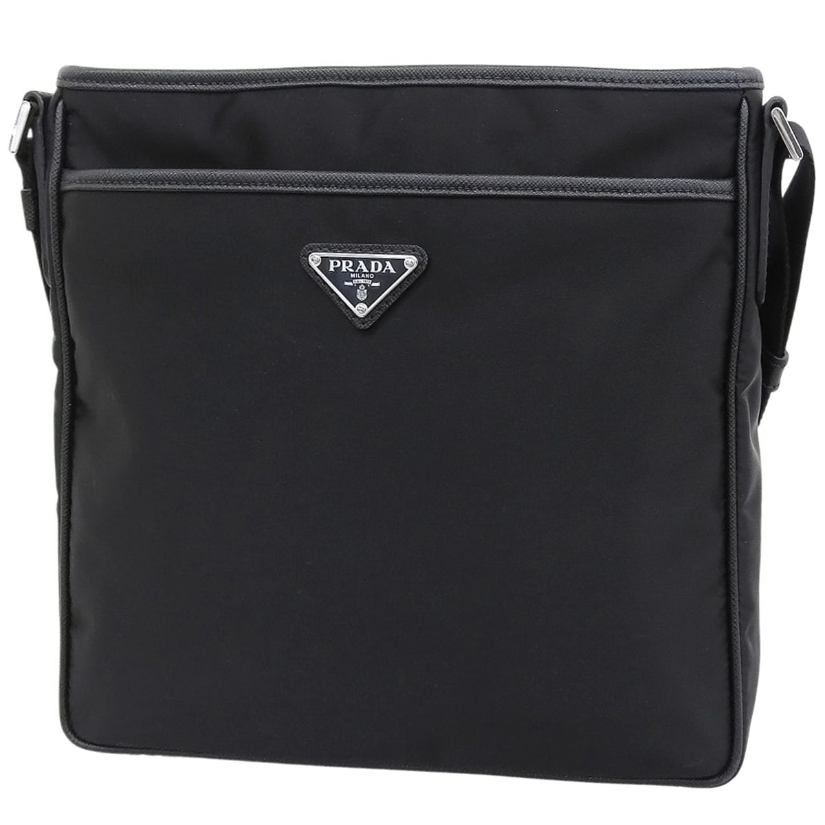 尼龙和Saffiano皮革材质的方形肩包,饰有品牌标志牌(黑色)