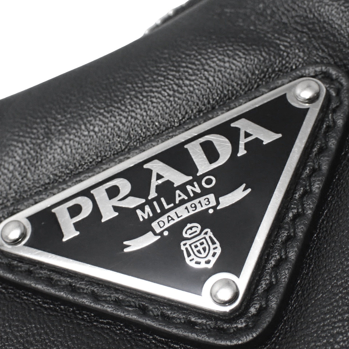 2005 复刻版皮革包,黑色,1BH204,2DYI F0002,肩带,三角形标志牌,复刻版