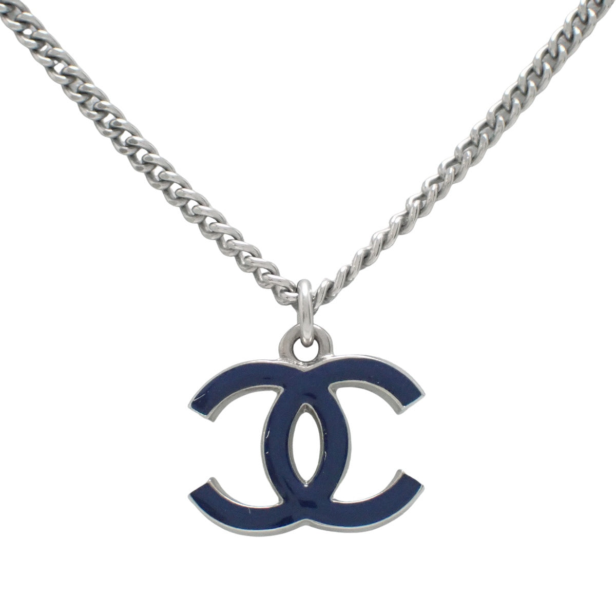 香奈儿标志项链,金属材质,仿珍珠。